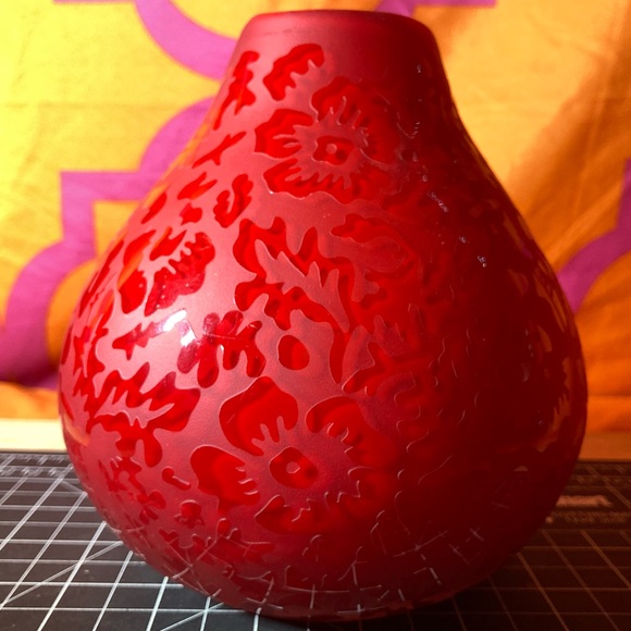 Etched Red Art Glass Vase Handmade Ei8hteen Karat 18/K Vintage 6" Belis - Picture 12 of 16